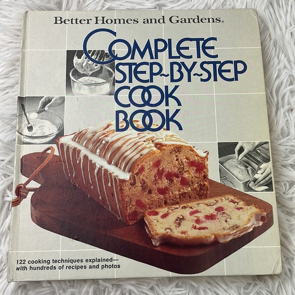 (2) vintage BETTER HOMES AND GARDENS hardcover cook books. 1959, 1978 - Picture 2 of 16